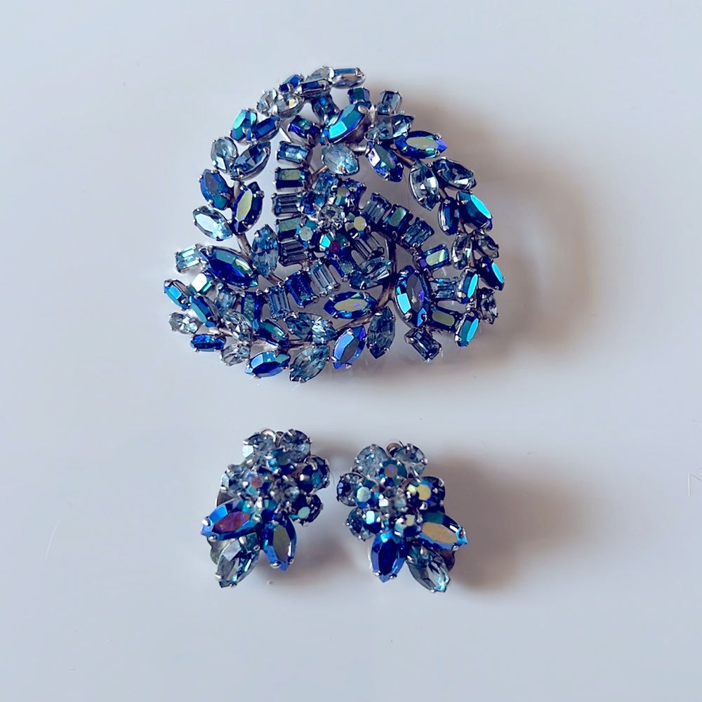 Gorgeous Sherman Broach set